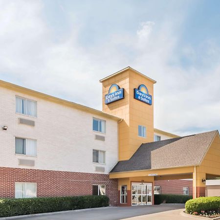 Days Inn & Suites By Wyndham Dallas Buitenkant foto