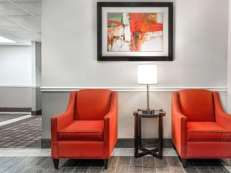 Days Inn & Suites By Wyndham Dallas Buitenkant foto