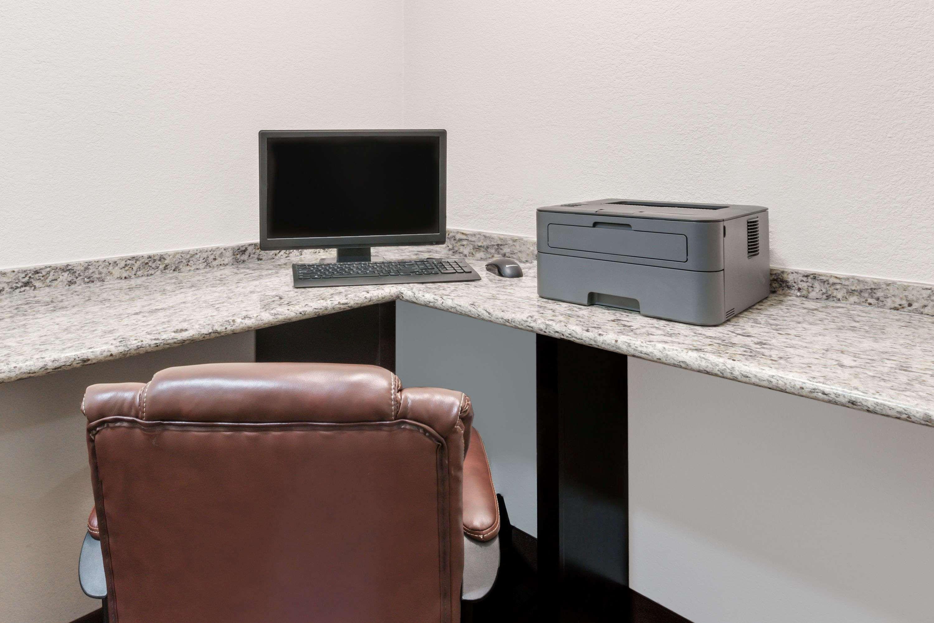 Days Inn & Suites By Wyndham Dallas Buitenkant foto