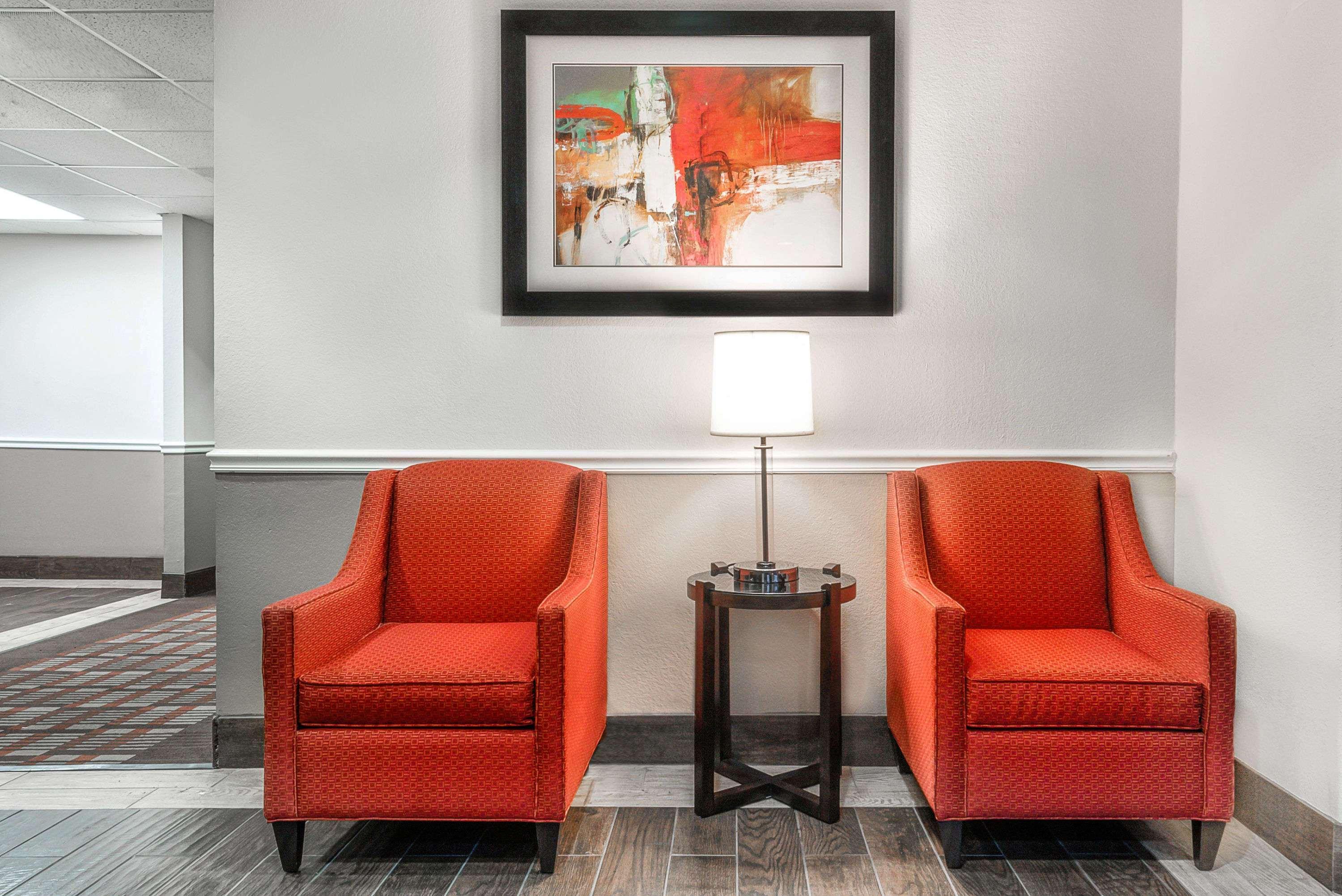 Days Inn & Suites By Wyndham Dallas Buitenkant foto